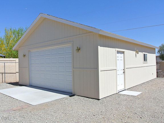 2nd image of 1656 McCulloch Blvd S
