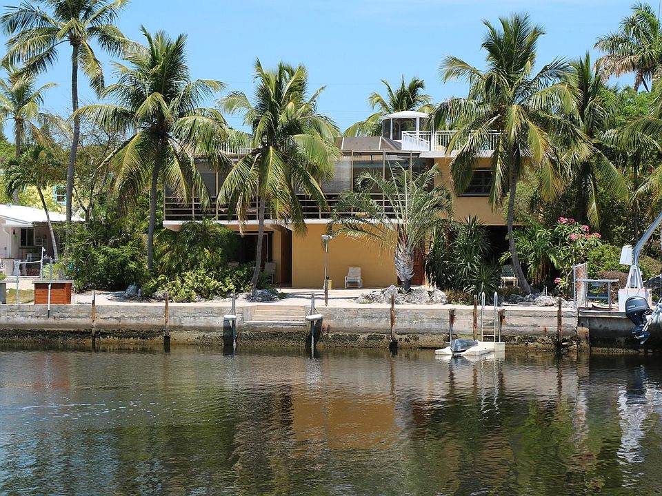 1st image of 220 Treasure Harbor Dr
