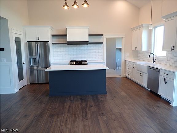 4th image of 3071 Meadow Creek Dr