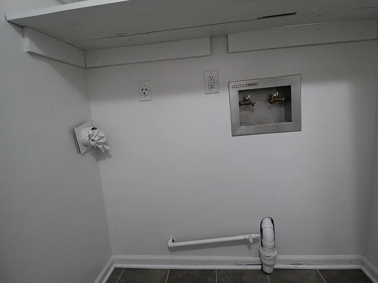 9913 Perry Dr — Photo 30