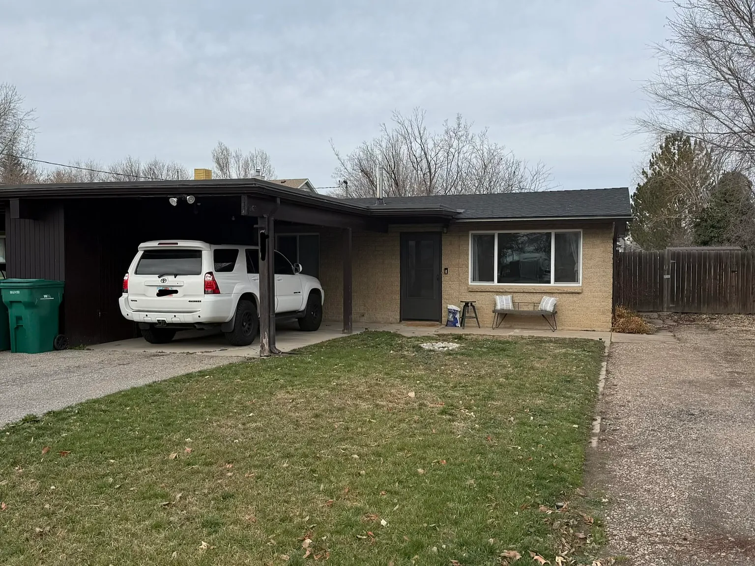 3 bed, 900 sqft, $1,825 — Photo 2
