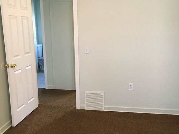 4th image of 1308 Symons St