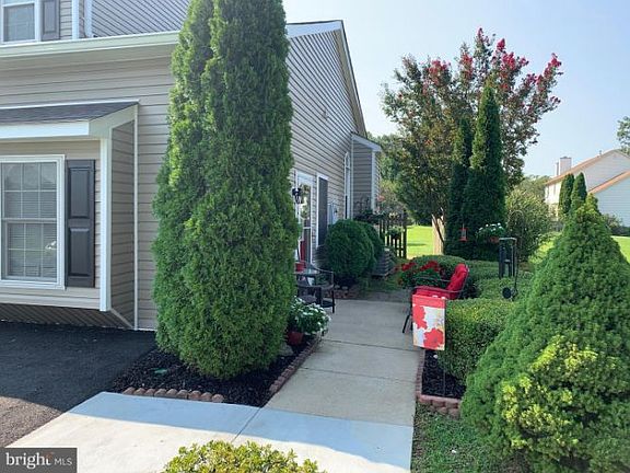 3rd image of 6910 Cedar Crest Dr
