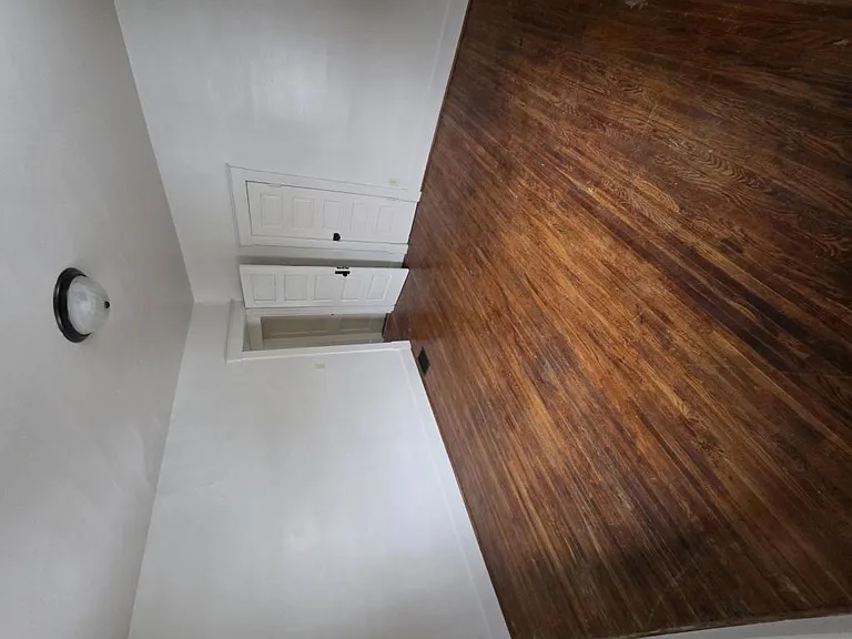 466 W McKibben St — Photo 10
