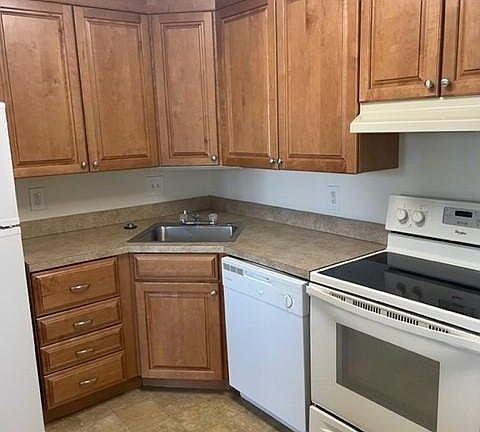 2nd image of 228 Crocker Dr APT D