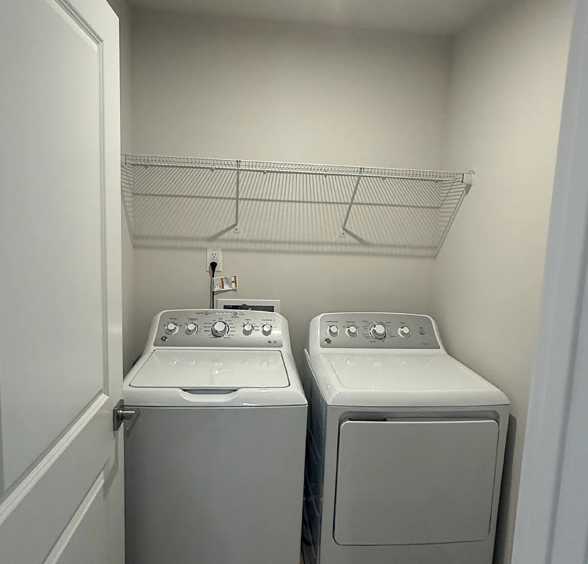 4 bed, 2.5 bath, 1660 sqft, $2,350 — Photo 3