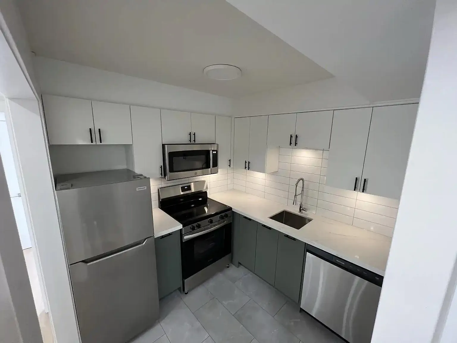 989 W 20th Ave #104 photo 1