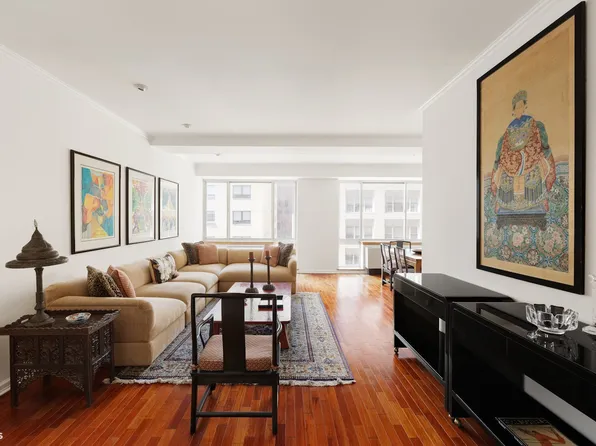 201 East 80th Street 10D image 2 of 10