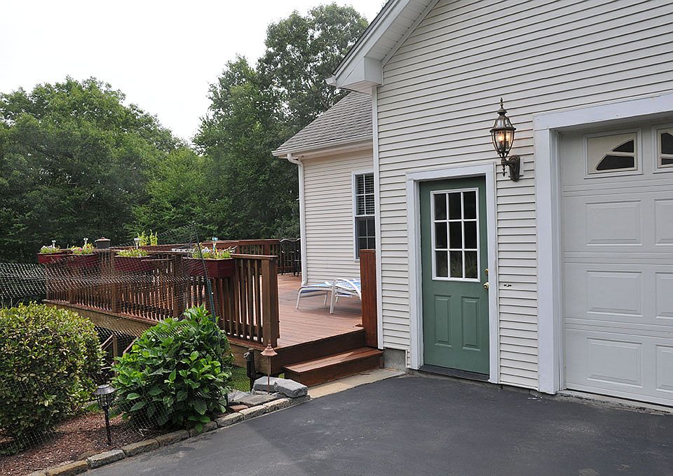 1st image of 160 Shady Hill Dr