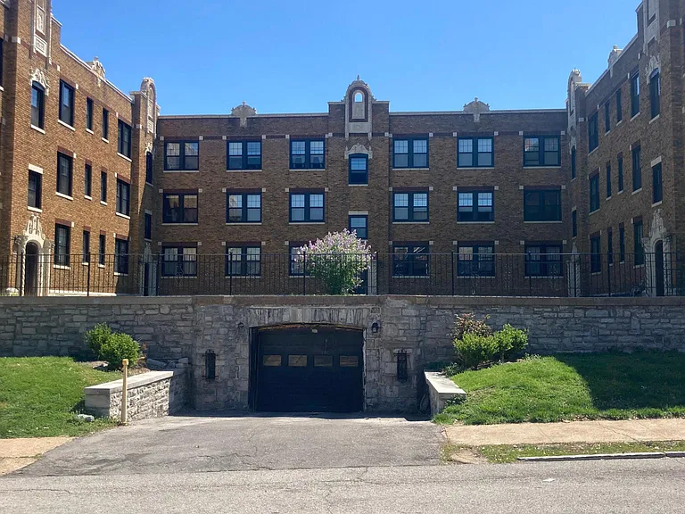 Forest Gardens Apartments — Photo 2