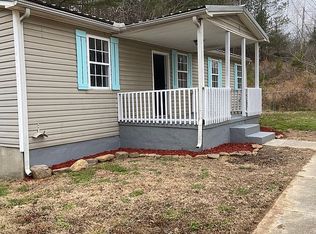 964 Raygan Dr, Tunnel Hill, GA 30755