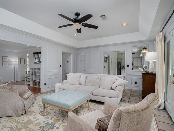 3rd image of 837 Belle Meade Dr