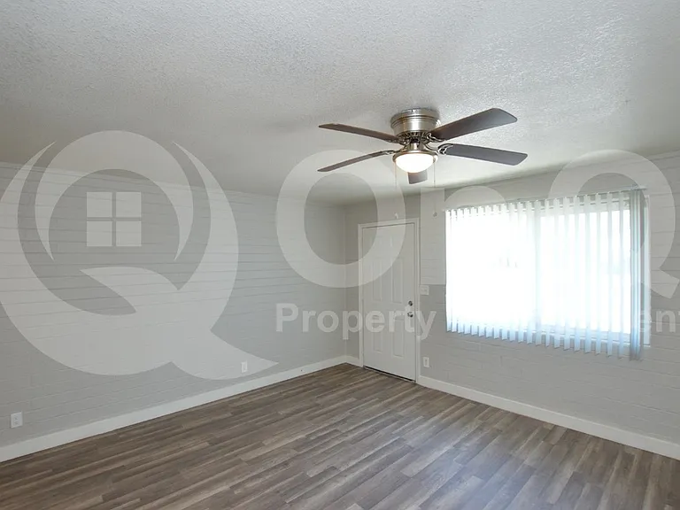 6044 N 21st Ave #2 — Photo 7
