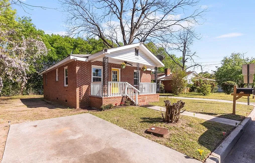 Building Photo - 2164 Monroe Ave