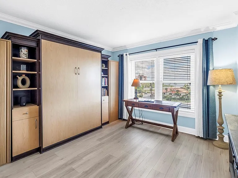 4900 Brittany Dr S #611 — Photo 9