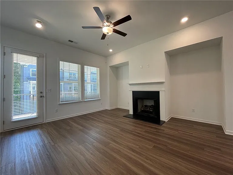 1597 Tilden Ct — Photo 18