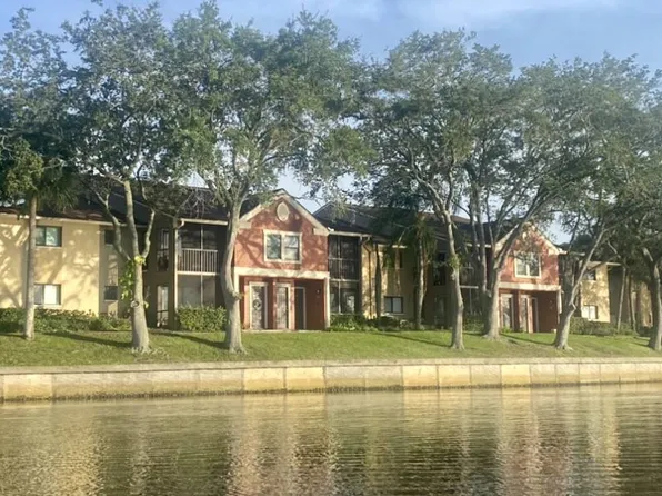 5566 Baywater Dr, Tampa, FL 33615