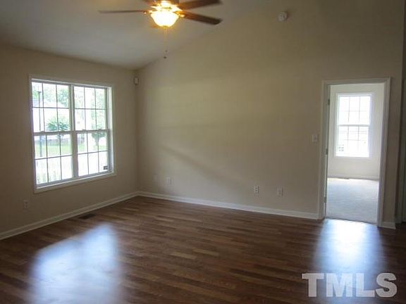4th image of 103 Hazelwood Ct