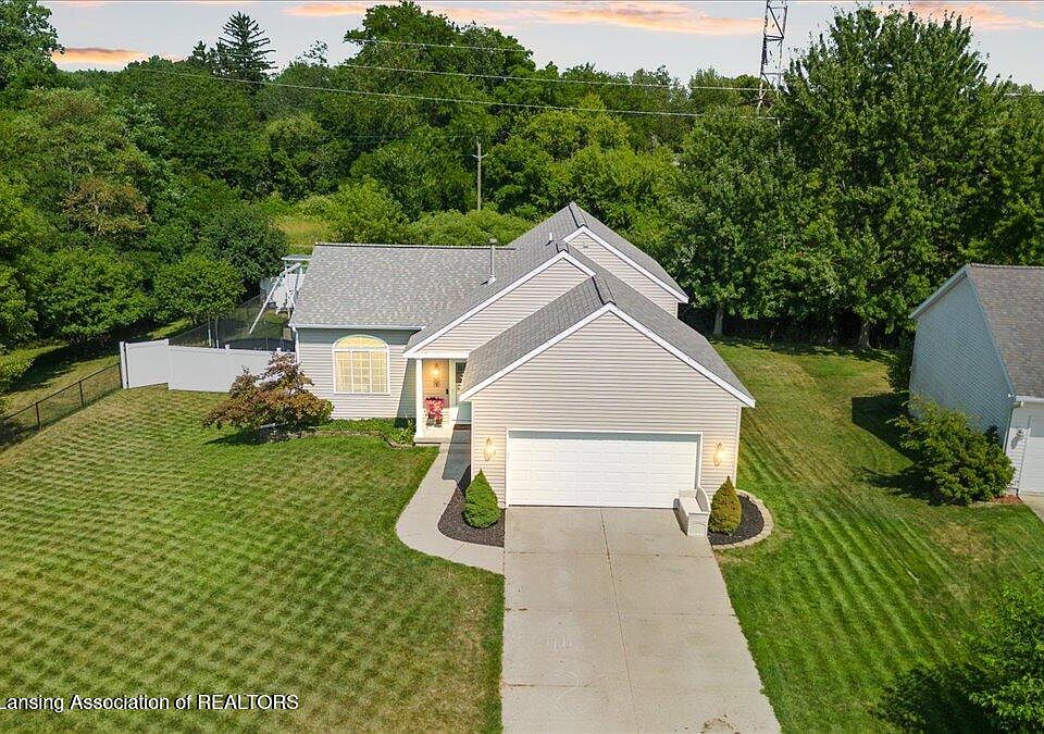 1st image of 1128 Sydney Dr NW