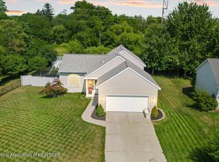 1128 Sydney Dr NW, Grand Rapids, MI 49534