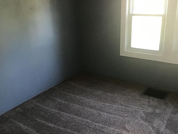 5th image of 1310 E Fairoaks Ave