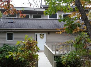 6717 Raintree Rd, Roanoke, VA 24018