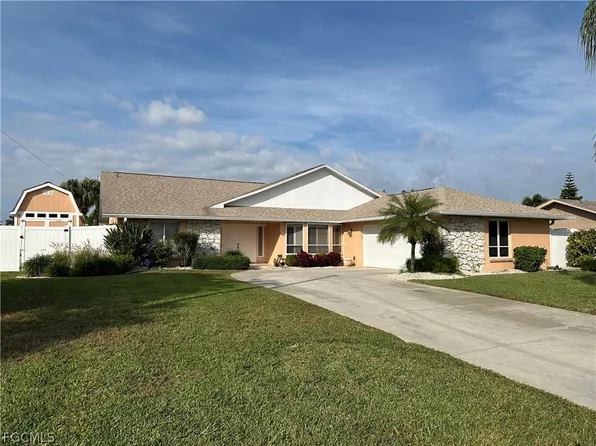 2726 SE 24th Ct, Cape Coral, FL 33904