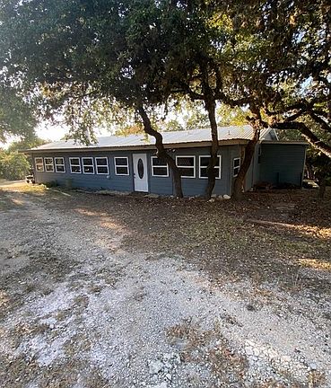 3rd image of 1121 Willow Dr