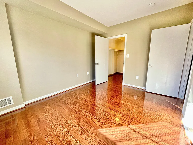1228 C St SE — Photo 21