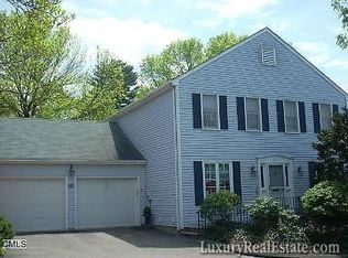 71 Bank St, New Canaan, CT