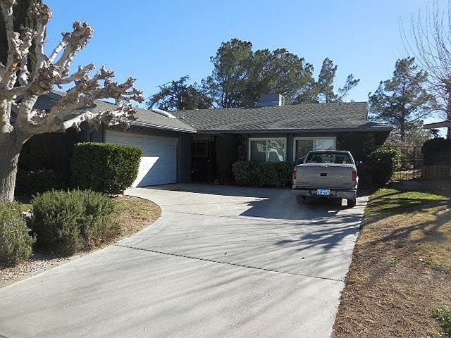 1st image of 14205 Canterbury Dr