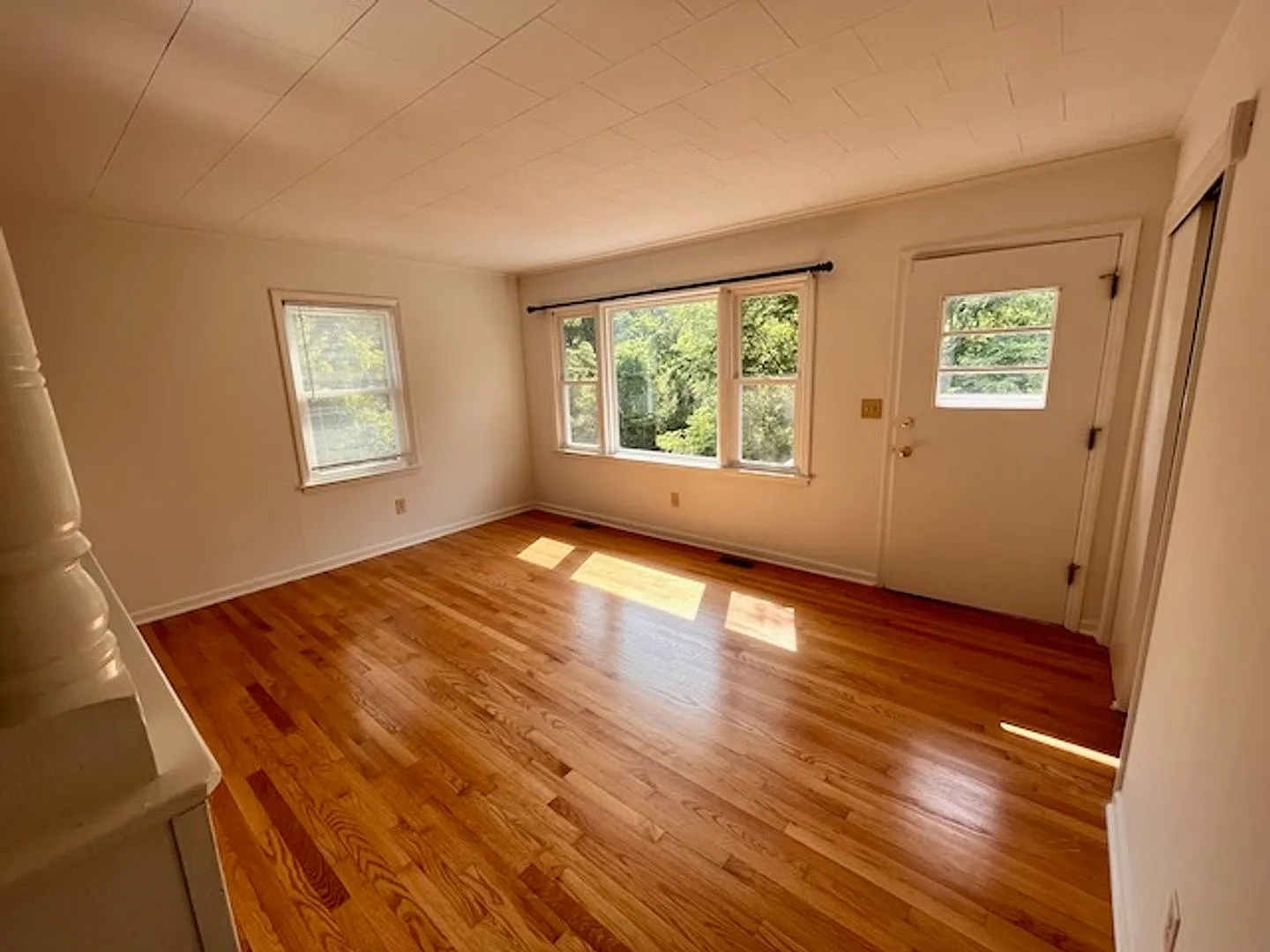 3 Bedroom, 1 Bath House — Photo 2