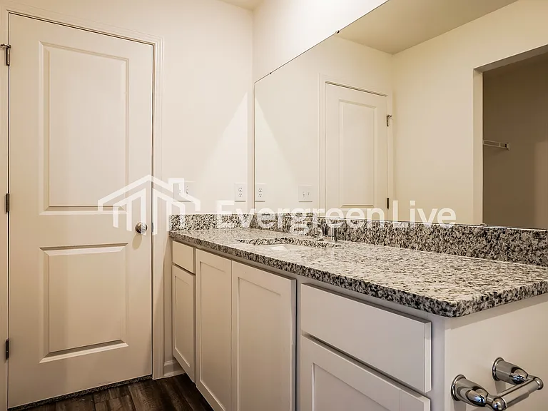 128 S Gallaspy Dr — Photo 15