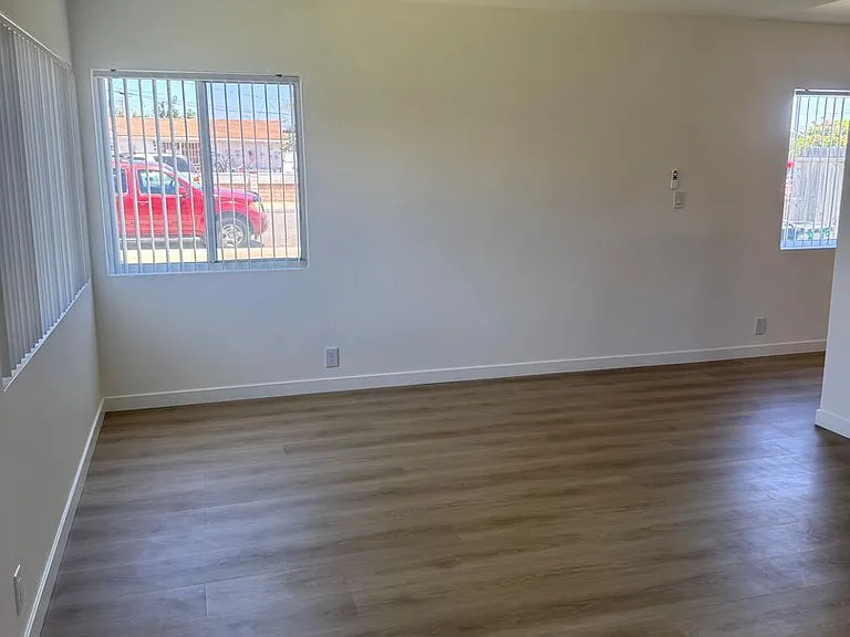 10541 Sycamore Ave — Photo 13