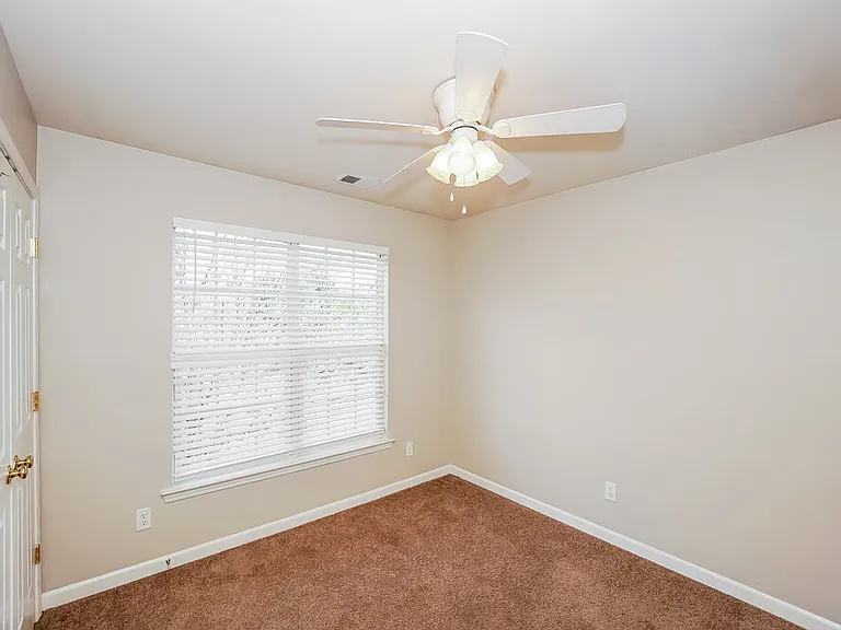 8909 Lyleton Ln — Photo 15