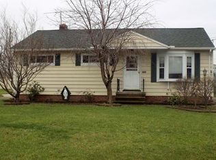 9457 Roxbury Rd, Parma Heights, OH 44130