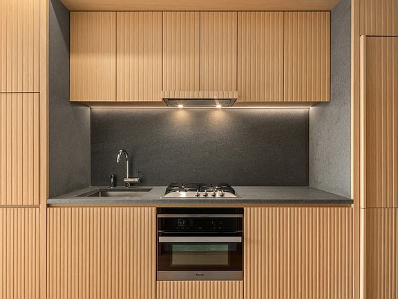 5th image of 565 Broome St #N6b