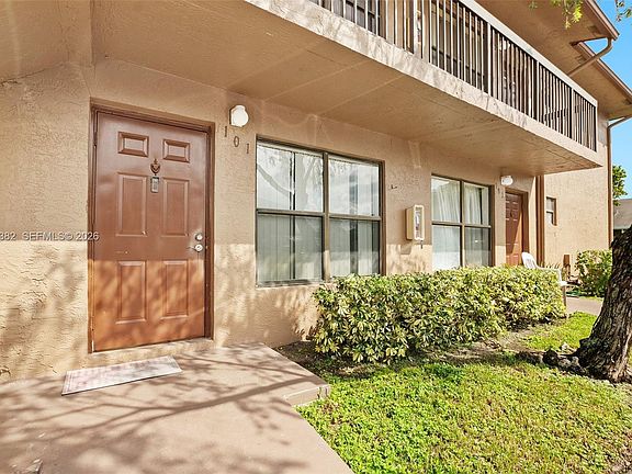 3rd image of 10053 Winding Lake Rd APT 101