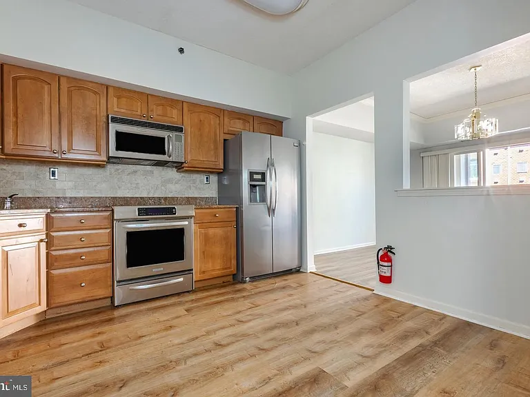 6161 Main St — Photo 11