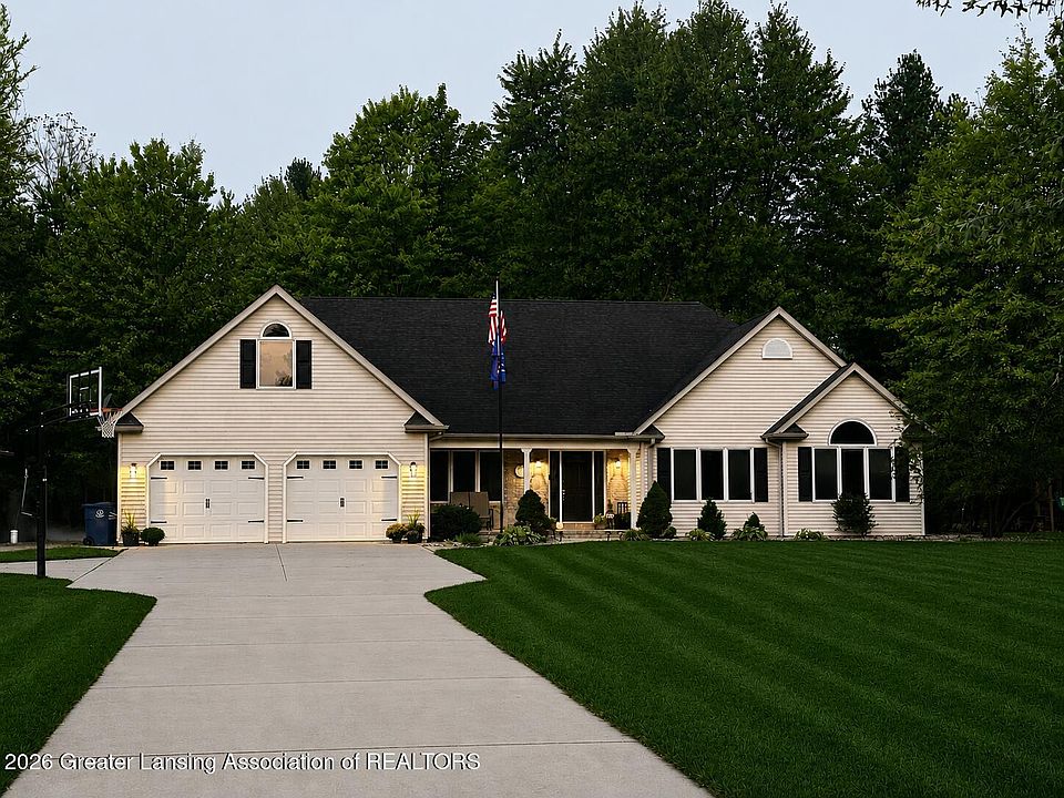 1st image of 3464 S Fenmore Rd