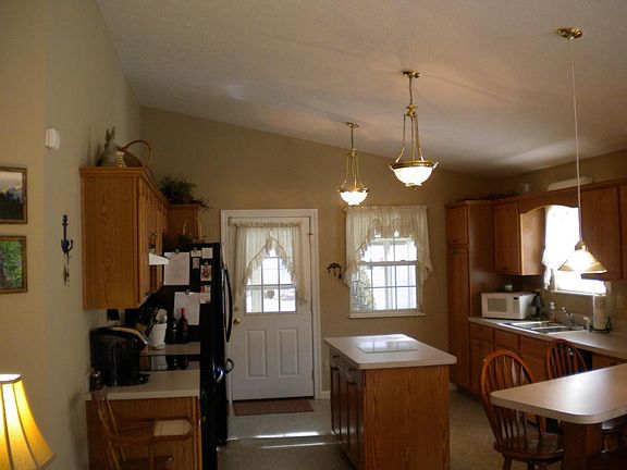 5th image of 450 Bren Dr