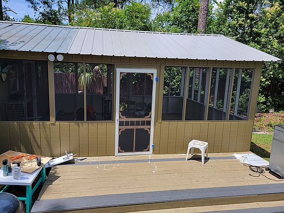 3rd image of 905 Florida Dr