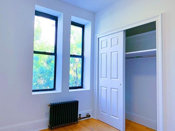 4th image of 250 Pacific St APT 23