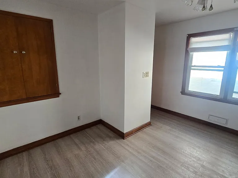 1524 Jackson St — Photo 8