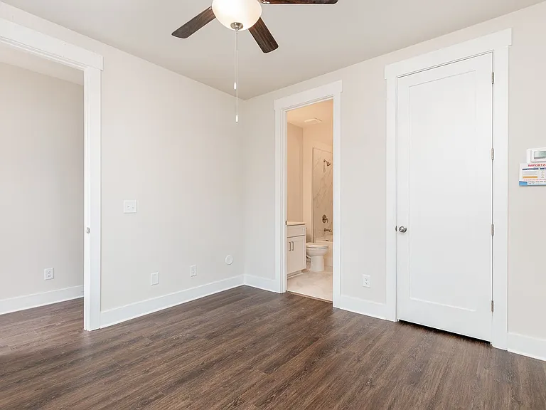212 Mattoon St — Photo 11
