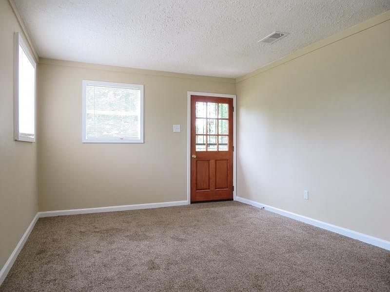 2nd image of 360 Carbon Rd