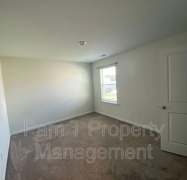 124 Troupe Dr — Photo 32