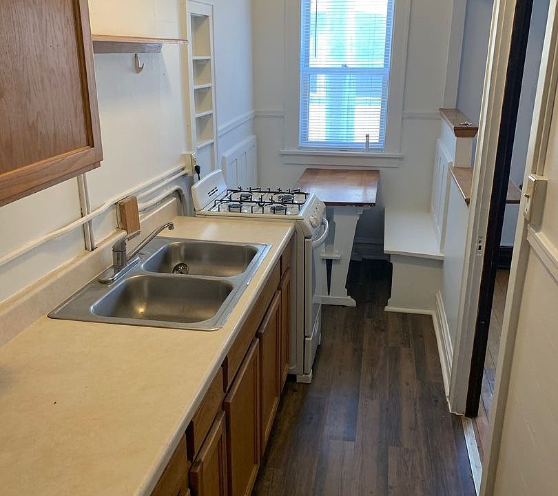 1st image of 1512 Spruce Pl APT 105