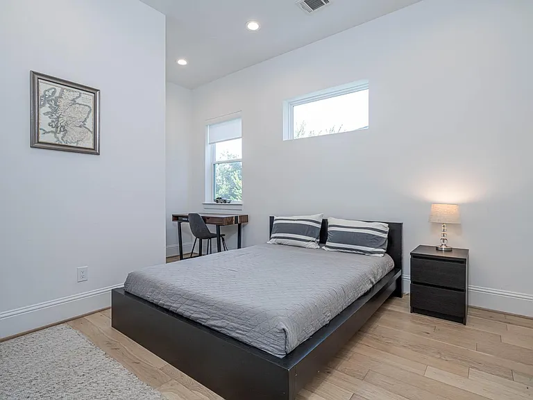 1543 Lawrence St — Photo 17