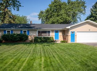 7227 Coconut Dr, Jenison, MI 49428